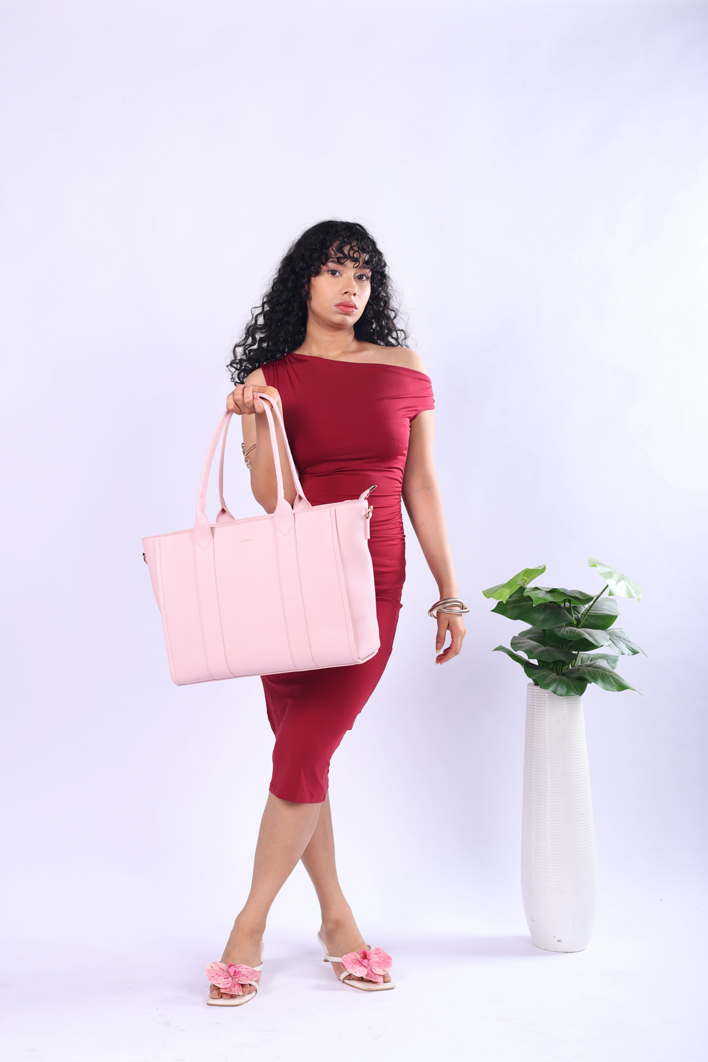 THE CLASSIC CARRIE Tote