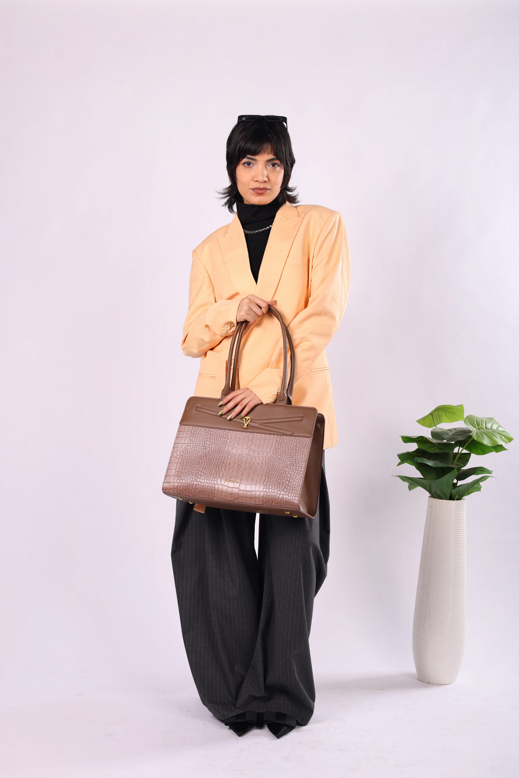 EXECUTIVE CHIC - Brown Croco Tote
