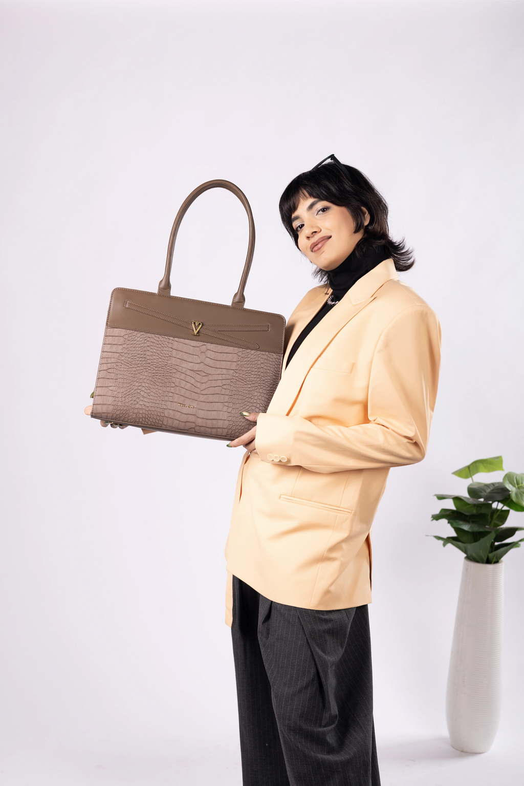EXECUTIVE CHIC - Brown Croco Tote