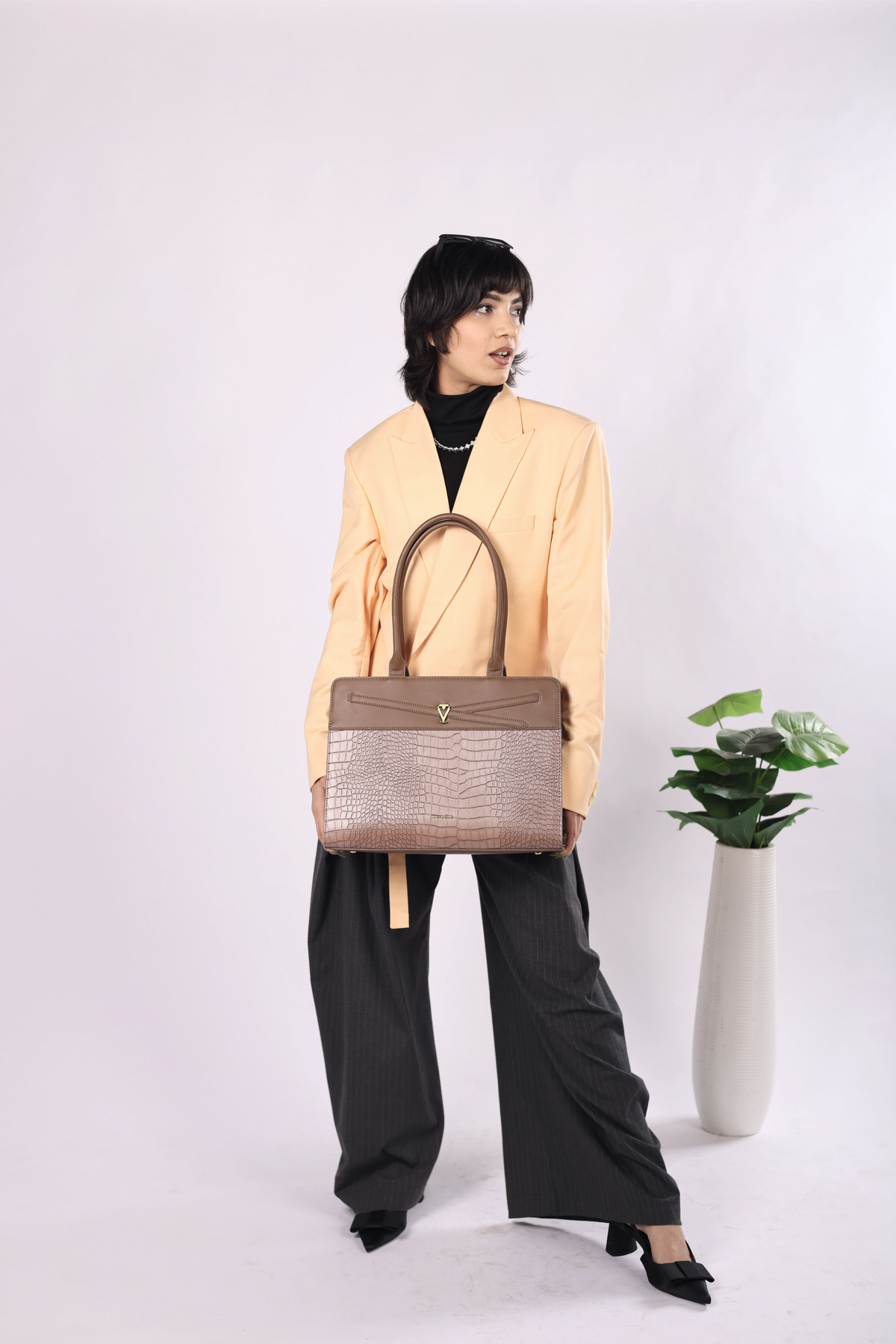 EXECUTIVE CHIC - Brown Croco Tote