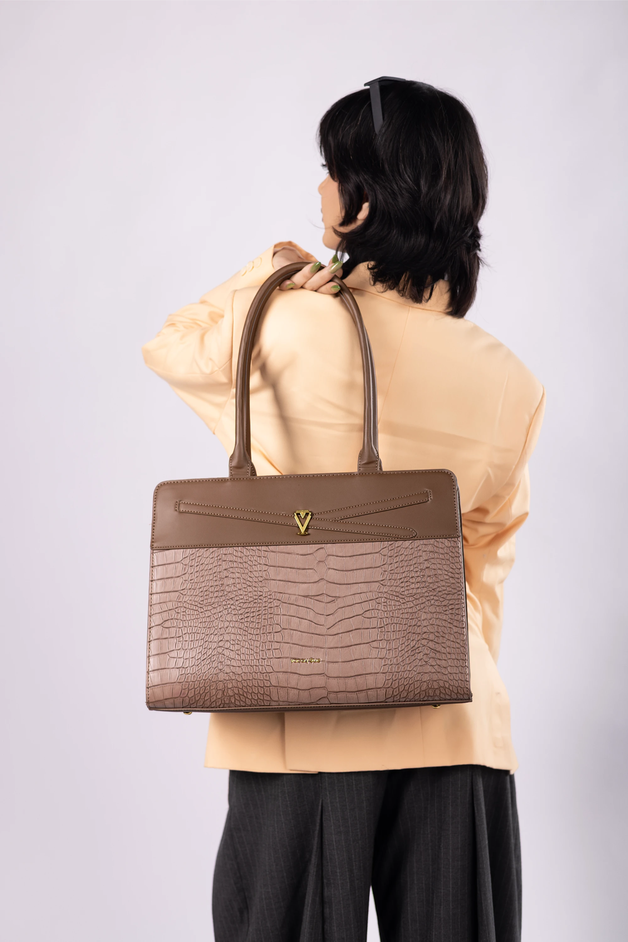 EXECUTIVE CHIC - Brown Croco Tote