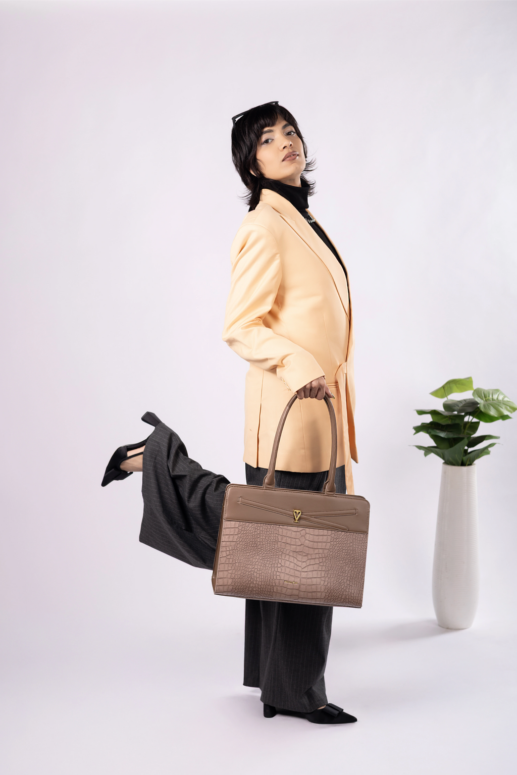 EXECUTIVE CHIC - Brown Croco Tote